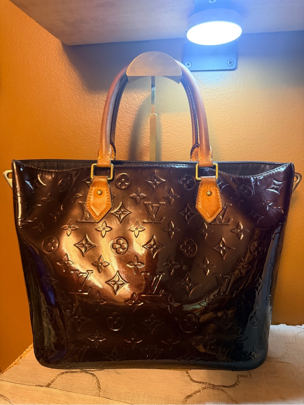 Louis Vuitton Monogram Vernis Houston Tote Bag - Picture 2 of 8